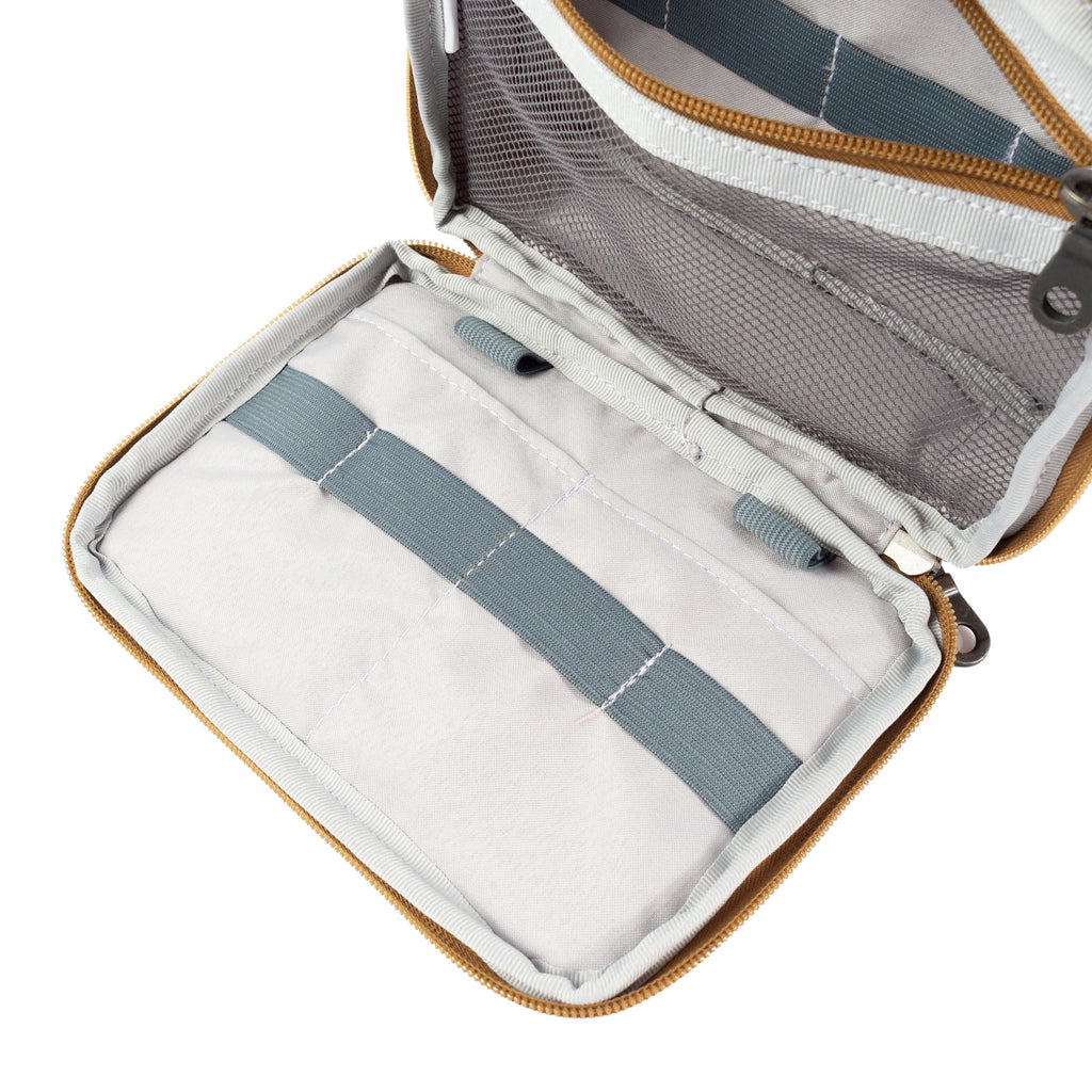 Essential Case 2.0 Brown