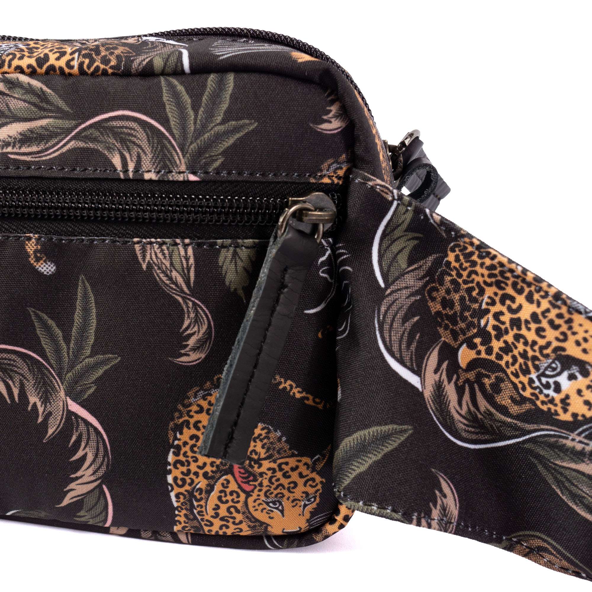 Combo Hip Pack Classic Jaguar + Toalla Viajera Jaguar
