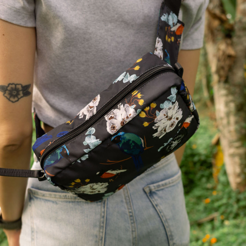 Hip Pack Classic Aves del Bosque Noche