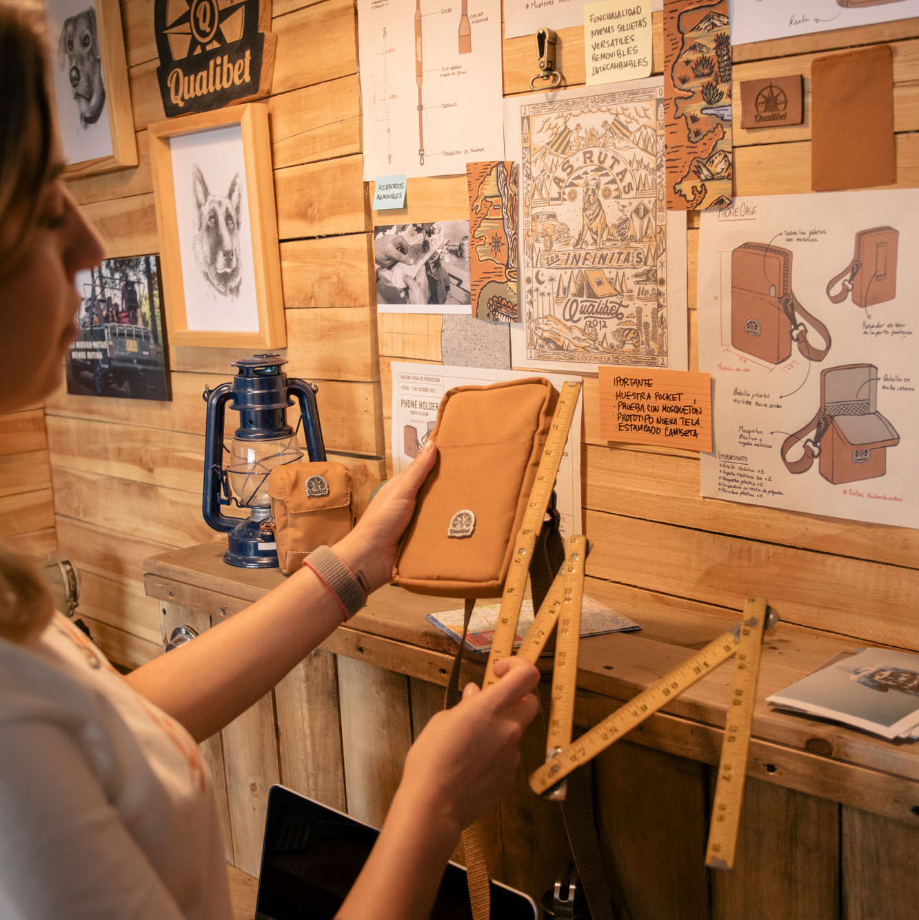 Phone Holder Brown