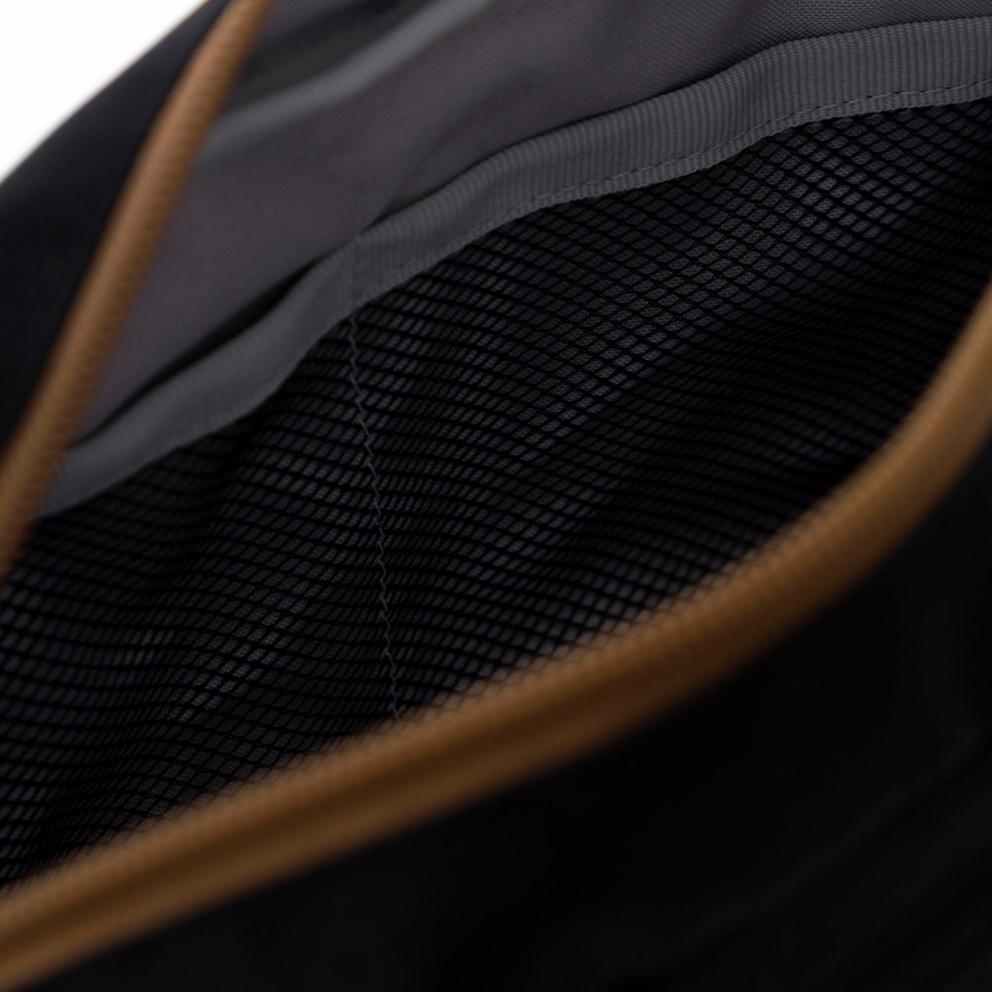 Travel Case Premium Black x Miel
