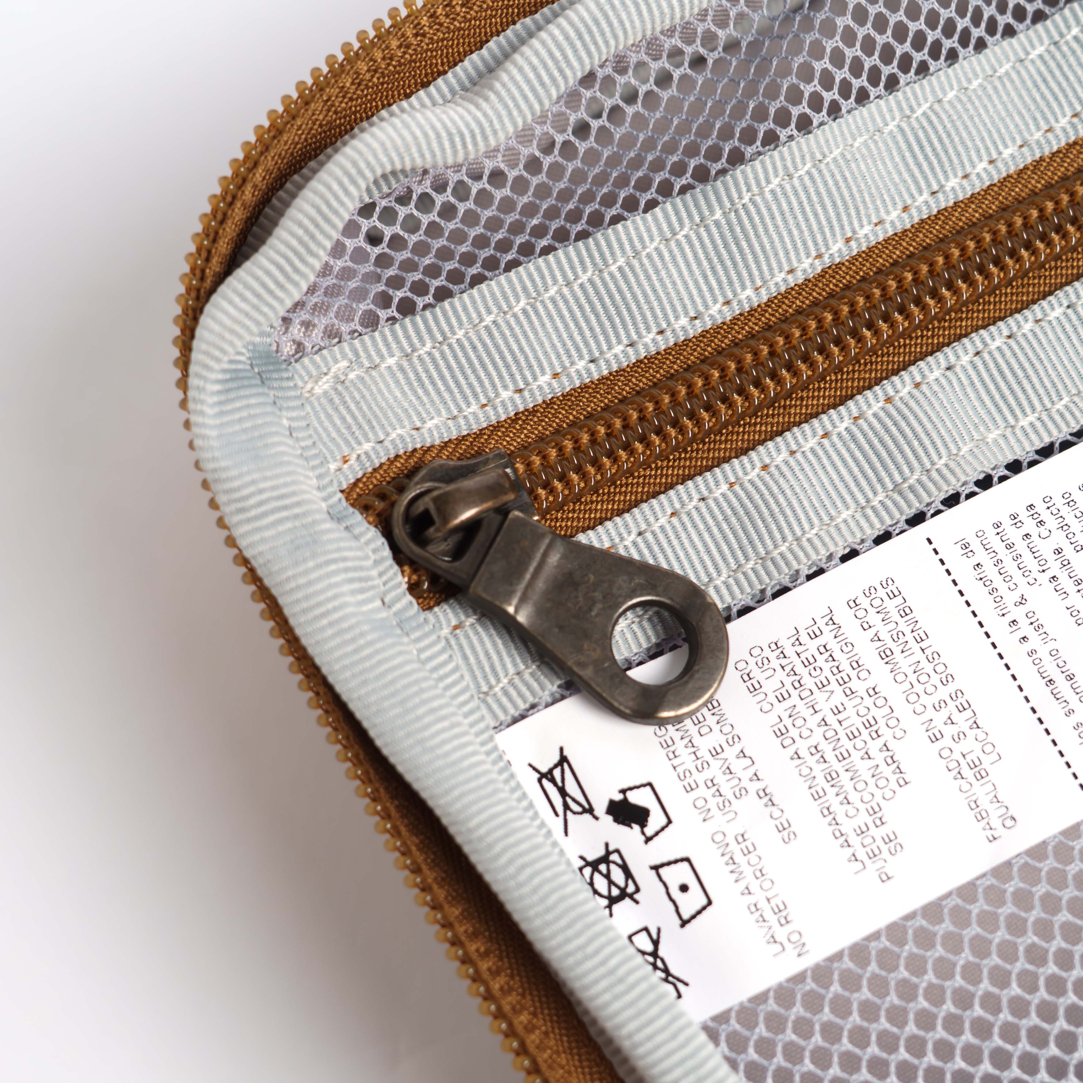 Essential Case 2.0 Perros Viajeros