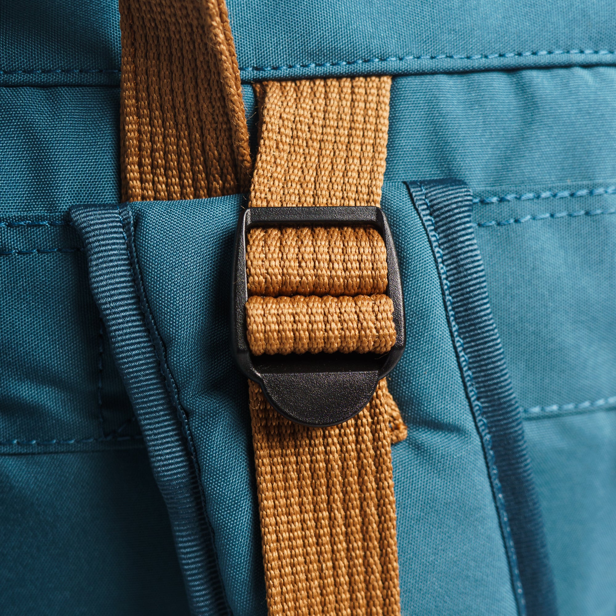 Duna Backpack Navy Imagen secundaria del producto